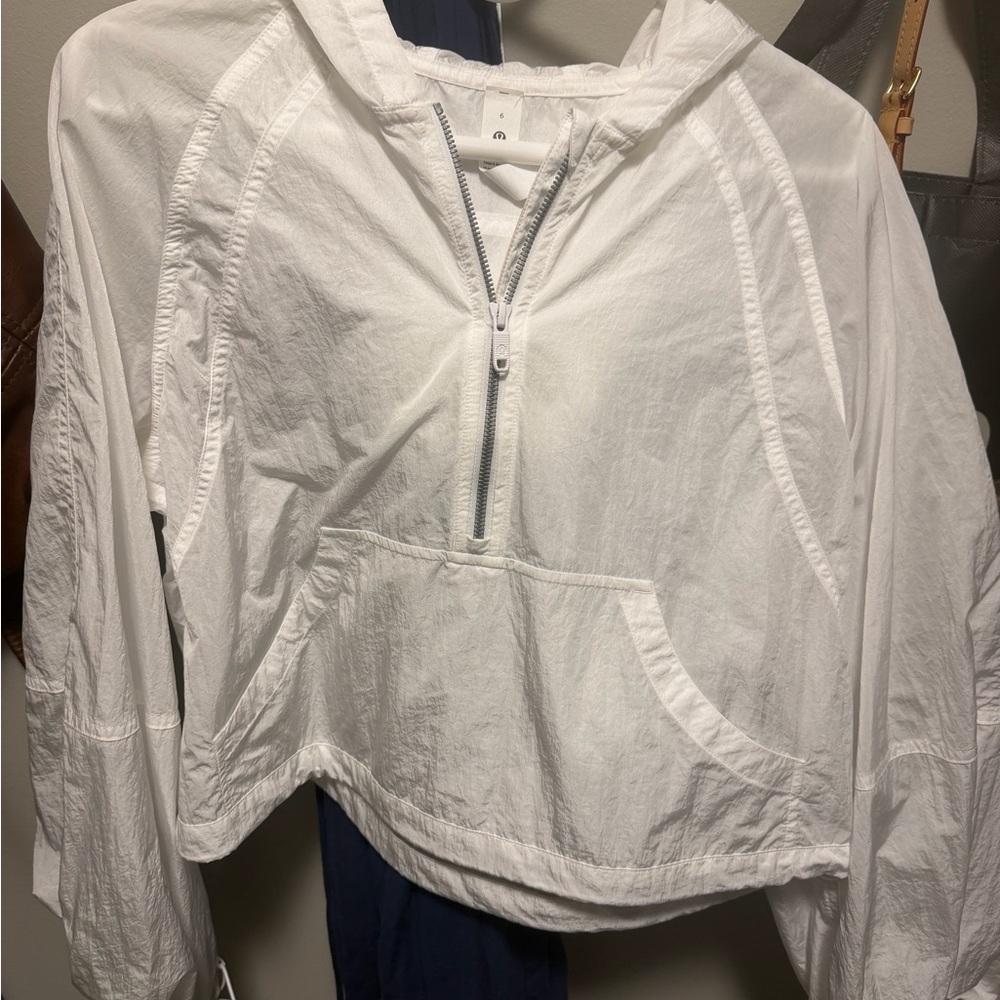 lululemon White Half-Zip Hooded Pullover Jacket- excellent used condition- 6